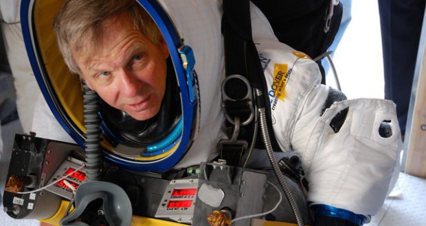 Google topman Alan Eustace verbreekt skydive-record