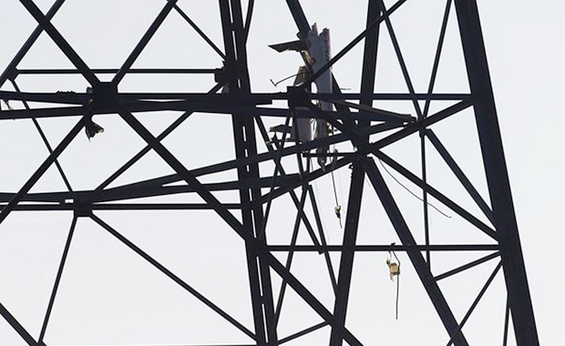 Diamond vliegt tegen windmolen