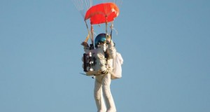 Google topman Alan Eustace verbreekt skydive-record