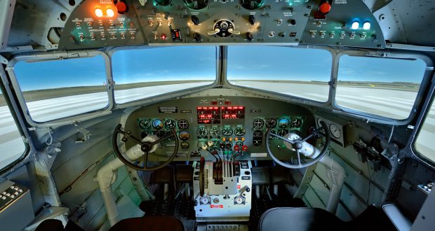 DDA oefent als eerst met unieke DC-3 simulator van Multi Pilot Simulations