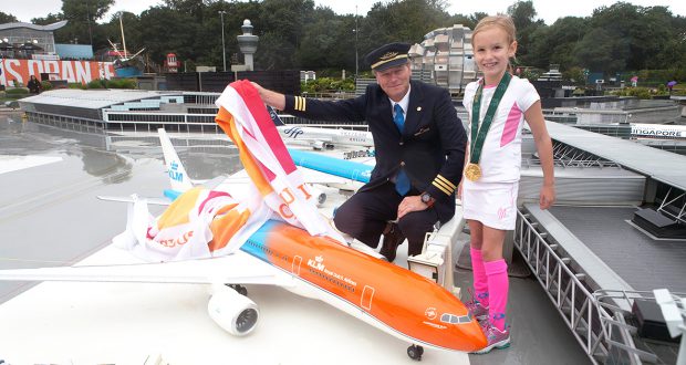 Oranje KLM Boeing 777 nu ook op luchthaven van Madurodam